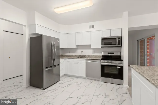 $280,000 | 102 Castletown Road, Unit 201, Lutherville-Timonium, MD 21093