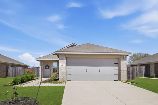 $2,300 | 14427 Woodcott Warren Way, Rosharon, TX 77583