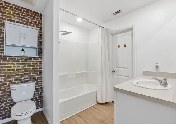 $2,300 | 14427 Woodcott Warren Way, Rosharon, TX 77583