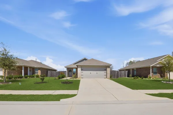 $2,300 | 14427 Woodcott Warren Way, Rosharon, TX 77583