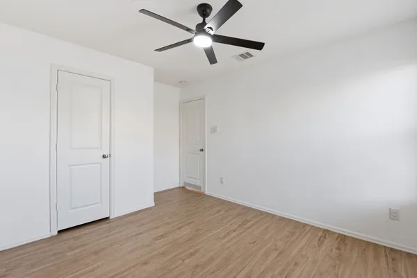 $2,300 | 14427 Woodcott Warren Way, Rosharon, TX 77583