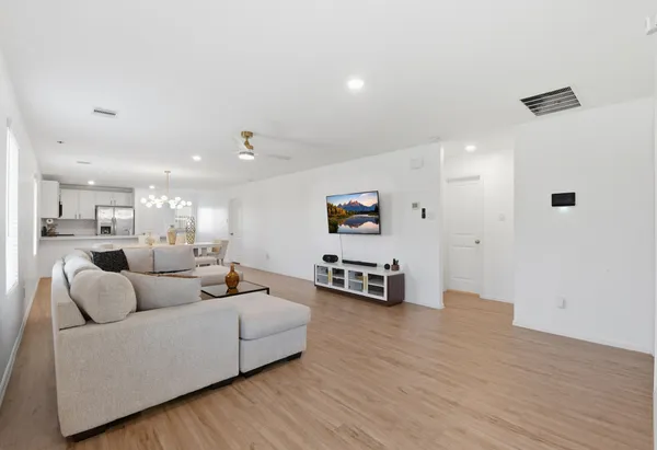 $2,300 | 14427 Woodcott Warren Way, Rosharon, TX 77583