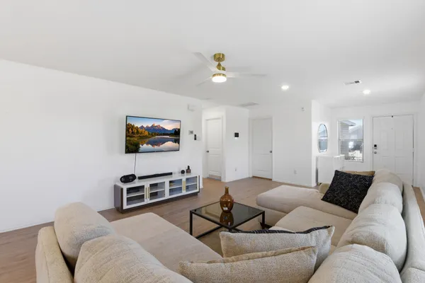 $2,300 | 14427 Woodcott Warren Way, Rosharon, TX 77583