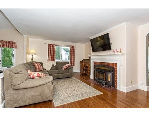 16 Parramatta Road Beverly, MA 01915 - Photo 8 of 25 Gallery Image 8