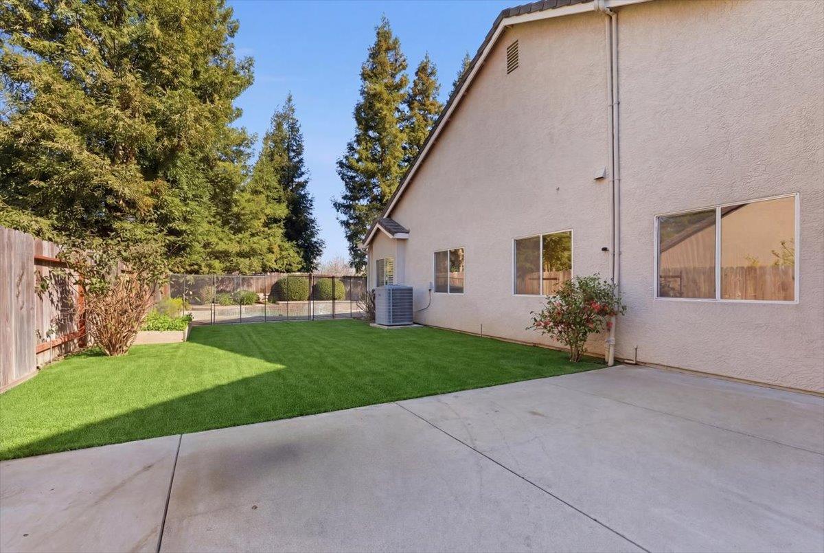 1903 Alex Way Turlock, CA 95382 - Photo 37 of 40 a view of a back yard of the house