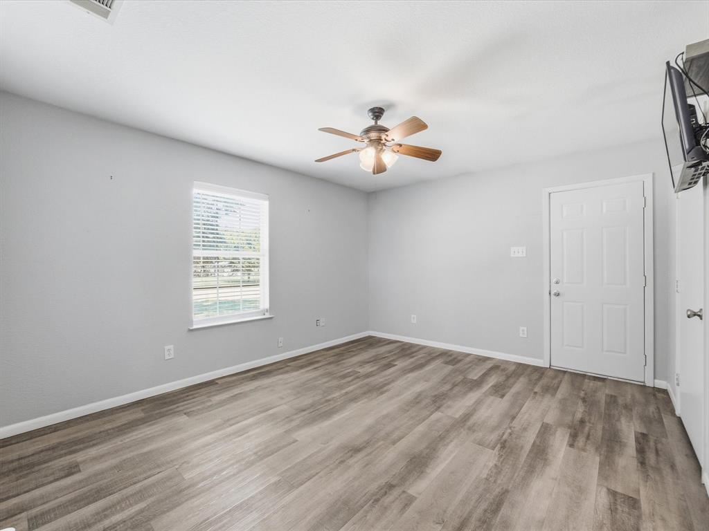 1100 Greg Street Azle, TX 76020 - Photo 21 of 39