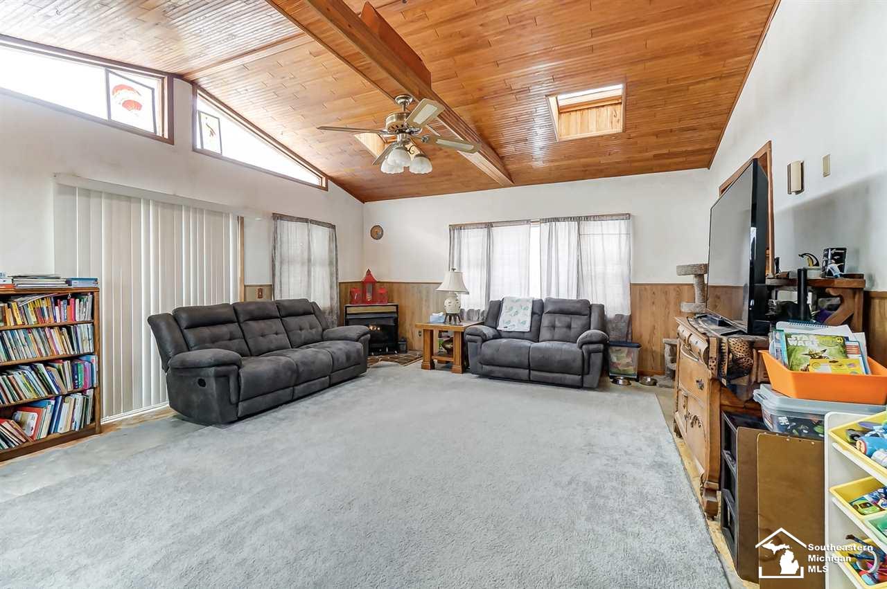 3725 Bluebush Road Monroe, MI 48162 - Photo 15 of 42