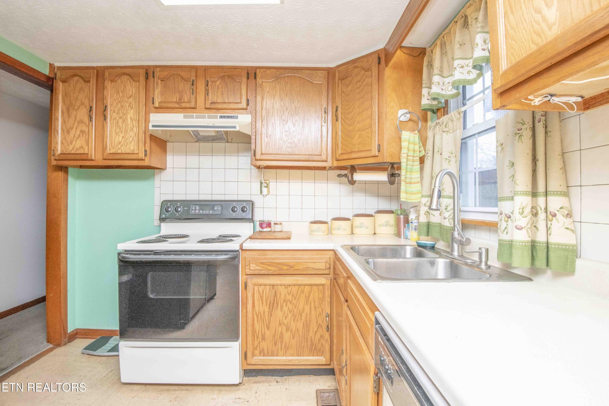 252 Longfield Road Rocky Top, TN 37769 - Photo 9 of 28 Gallery Image 9