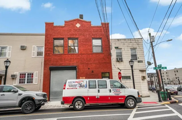 $2,700 | 3302 Palisade Avenue, Unit 2, Union City, NJ 07087