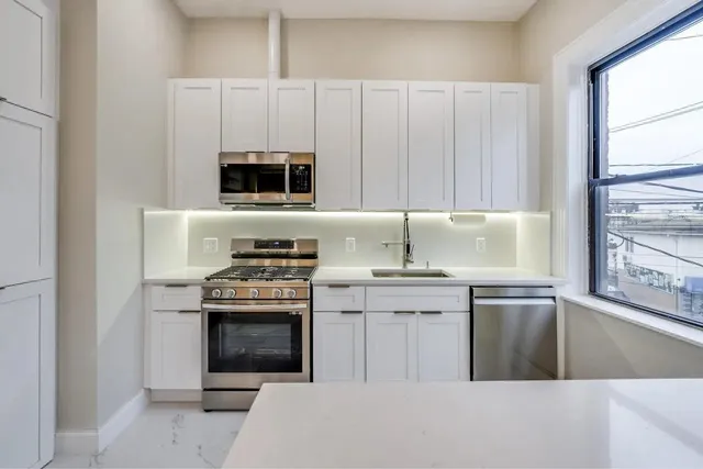 $2,700 | 3302 Palisade Avenue, Unit 2, Union City, NJ 07087