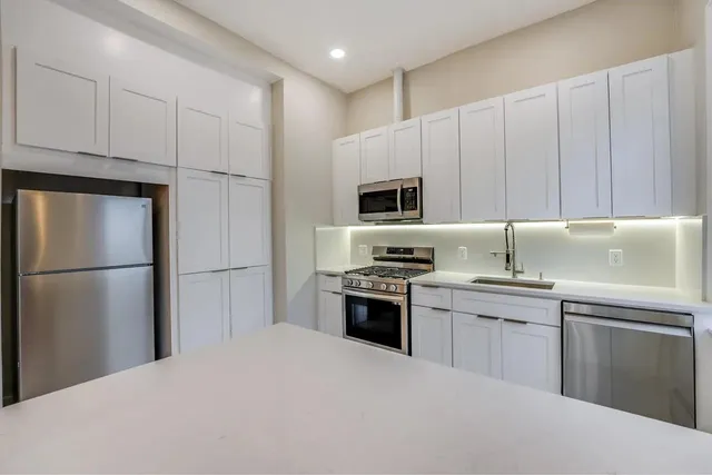 $2,700 | 3302 Palisade Avenue, Unit 2, Union City, NJ 07087