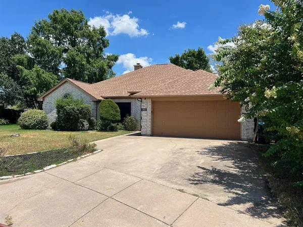 $1,890 | 3912 Blue Pond Circle, Fort Worth, TX 76123