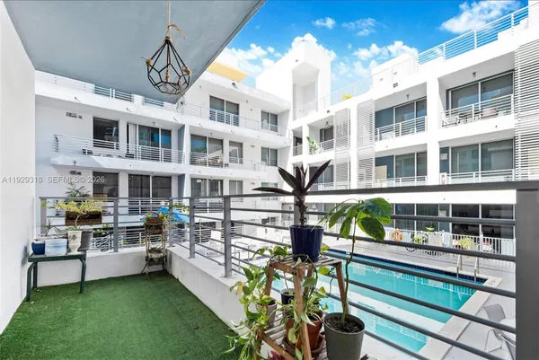 $3,700 | 3339 Virginia Street, Unit 305, Miami, FL 33133