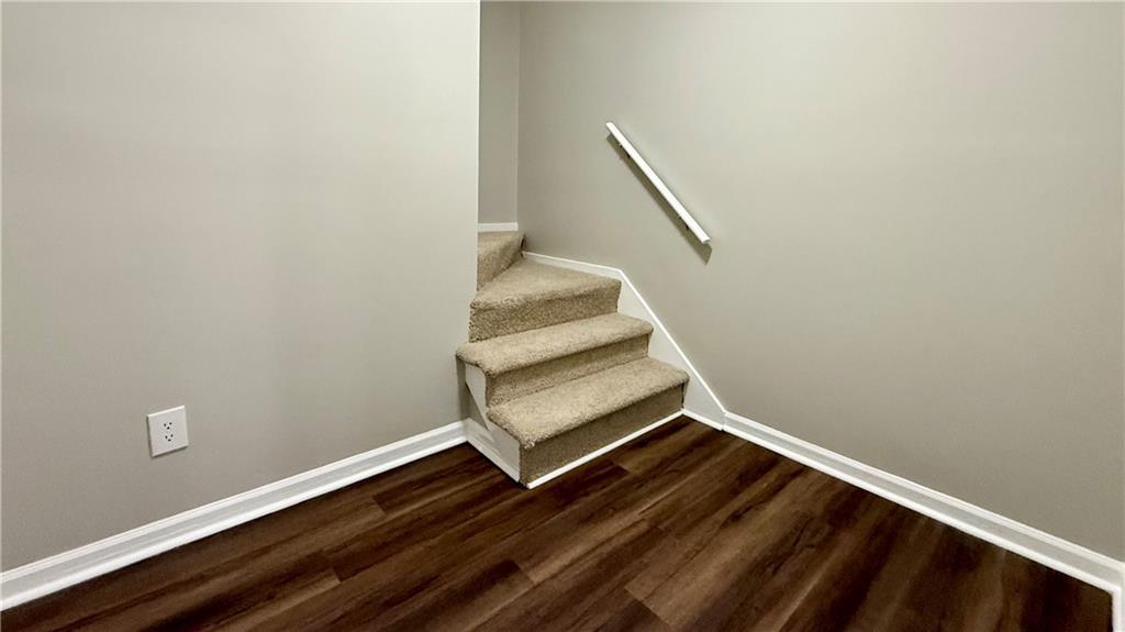 1735 Ridgefield Drive Roswell, GA 30075 - Photo 26 of 53