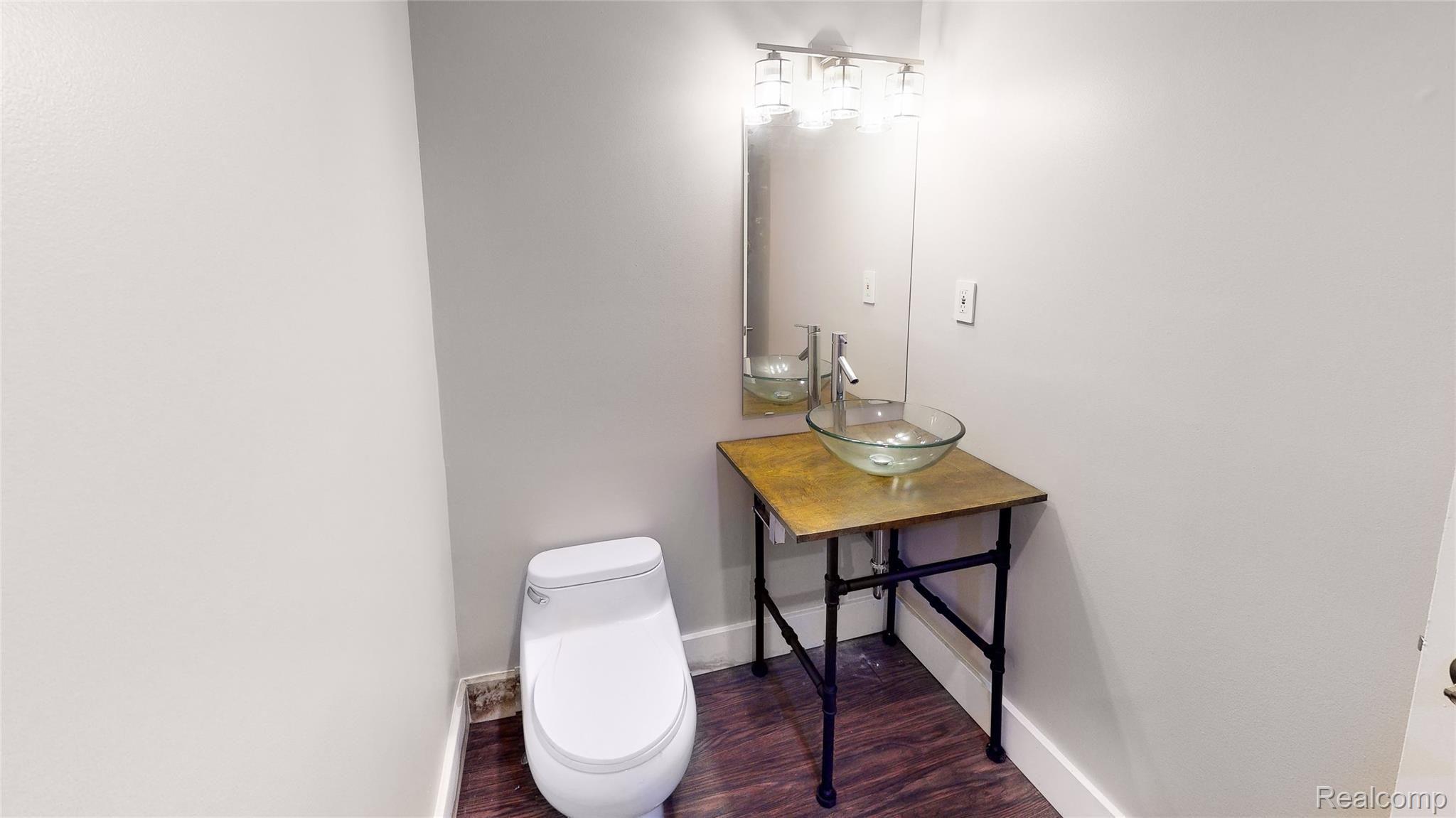 475 Goodhue Road Bloomfield Hills, MI 48304 - Photo 57 of 84 Welcome-To-475-Goodhue-Court-56-Lower-Lavatory.jpg