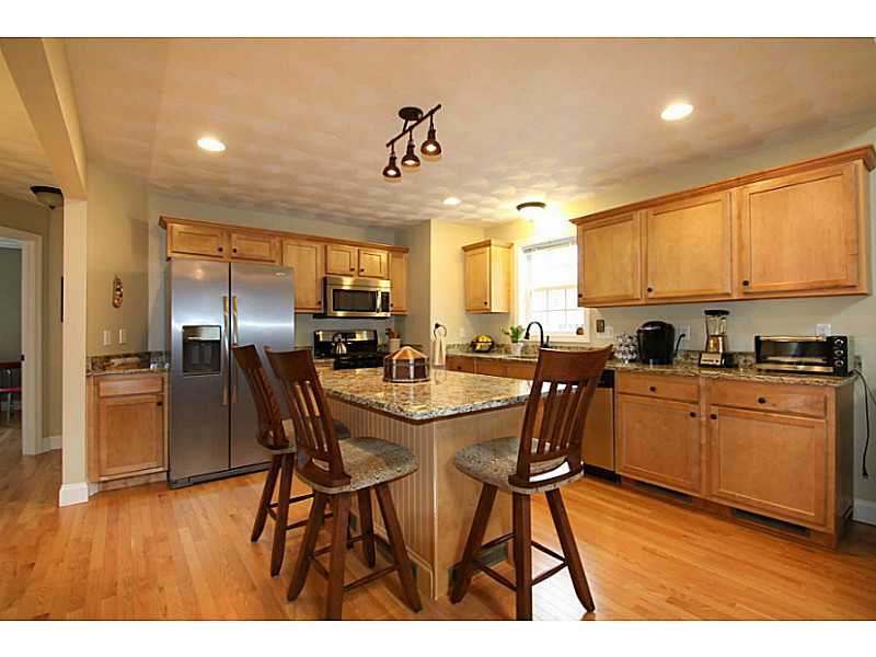 18 Bayview Exeter, RI 02822 - Photo 10 of 24 Kitchen.