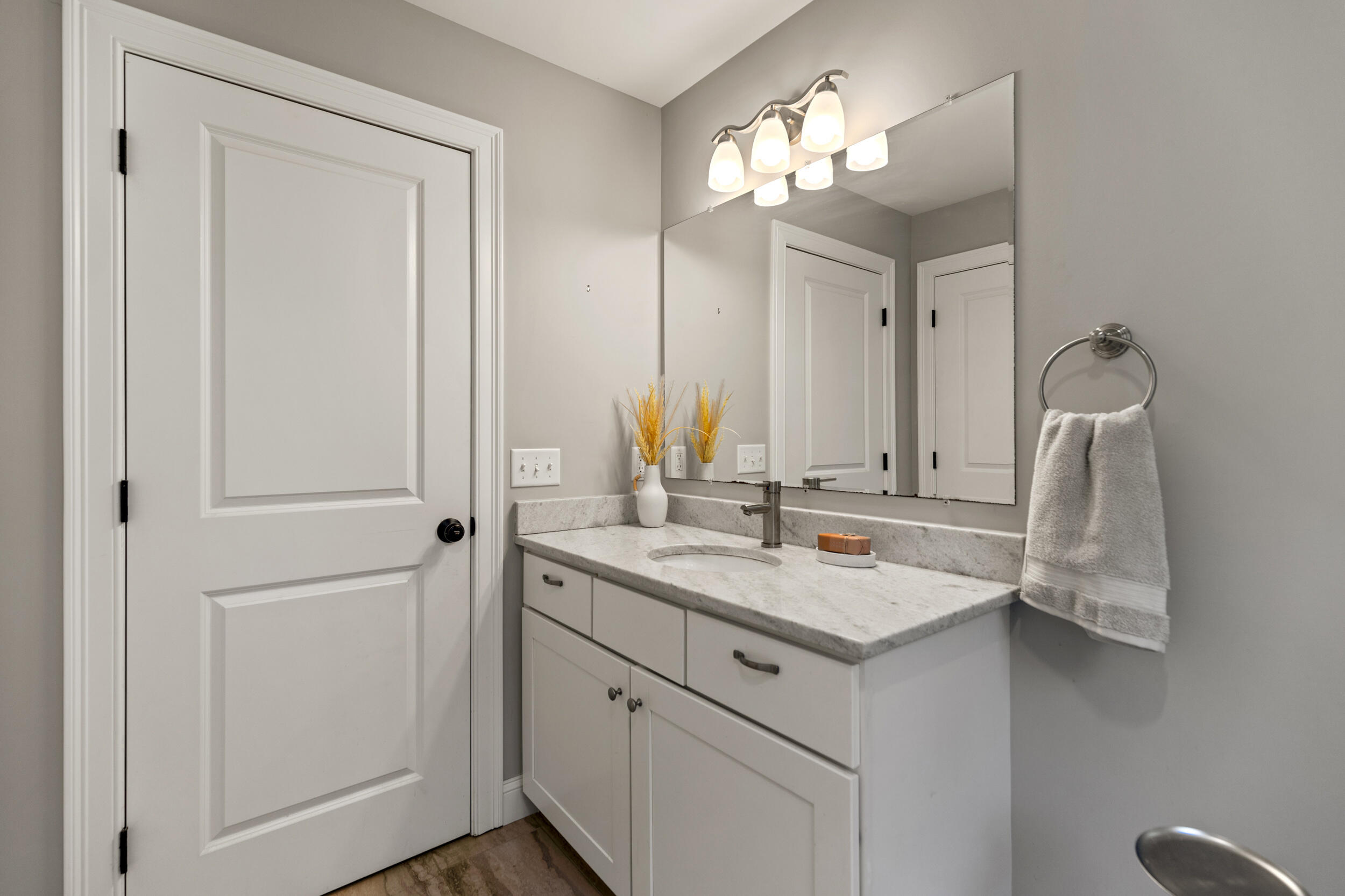 261 Milliken Road North Yarmouth, ME 04097 - Photo 20 of 56 261 milliken interiors-04