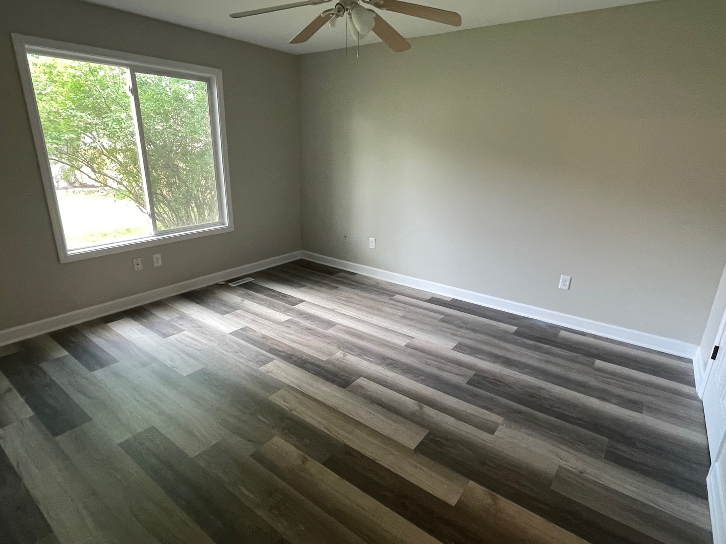 62 Fernwood Road Montgomery, IL 60538 - Photo 11 of 16 a view of an empty room and window