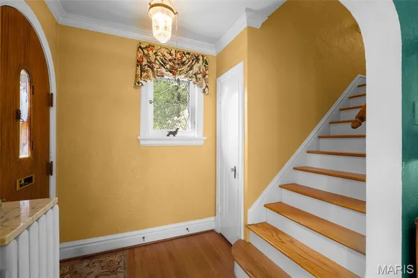 $599,900 | 121 Parkland Avenue, Glendale, MO 63122