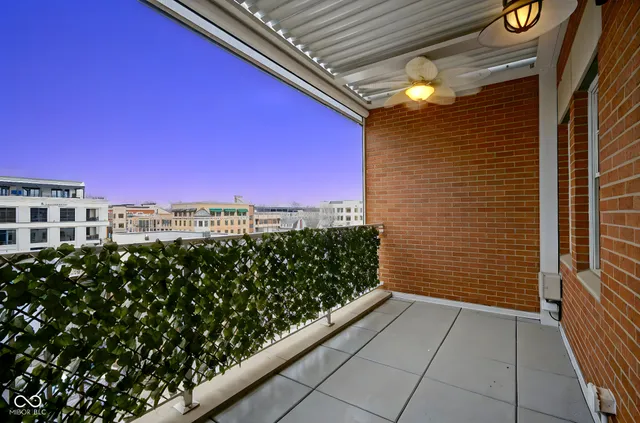 $1,295,000 | 30 West Main Street, Unit 3D, Carmel, IN 46032