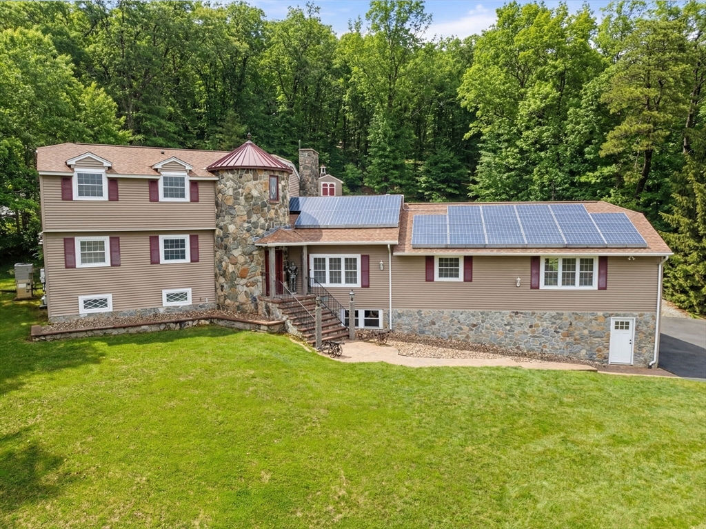 235 James Street Ludlow, MA 01056 - Photo 8 of 37