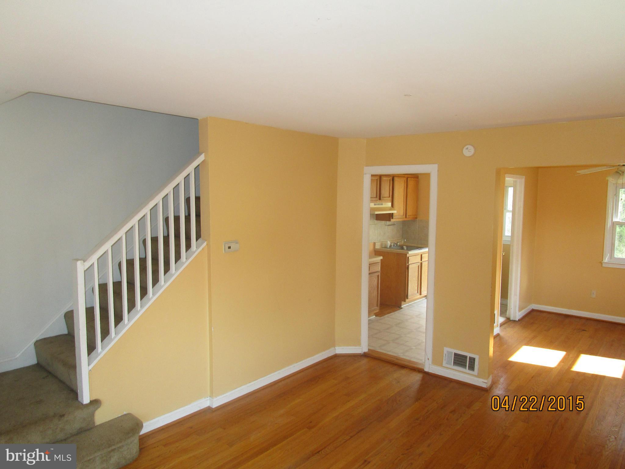 7210 East Forest Road Landover, MD 20785 - Photo 4 of 11 Living Room