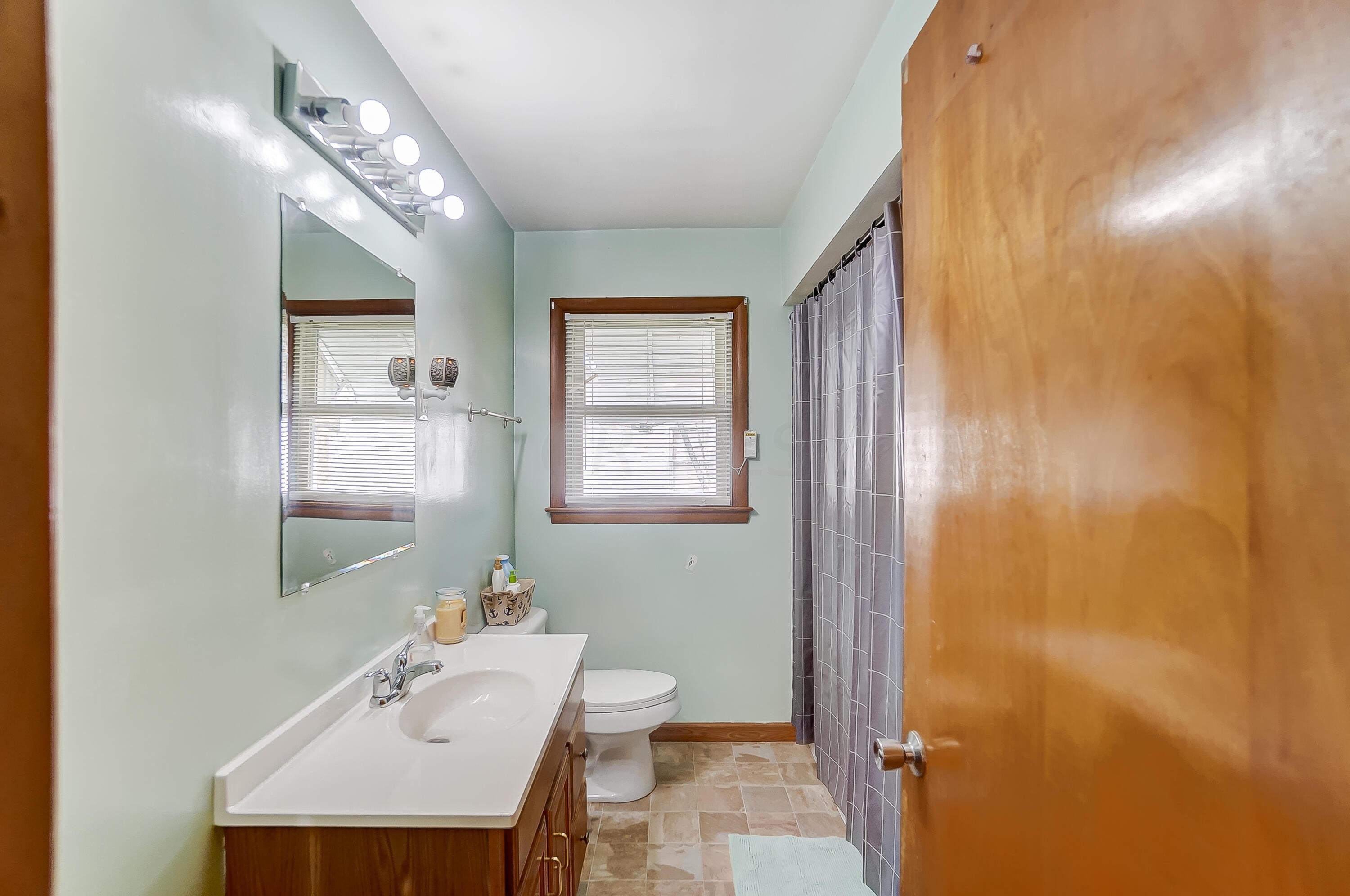 1852 Nelson Road Lancaster, OH 43130 - Photo 16 of 43 Hallway Bath