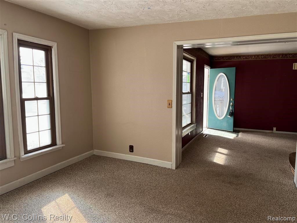 6380 West Marlette Road Marlette, MI 48453 - Photo 4 of 28 Living Room