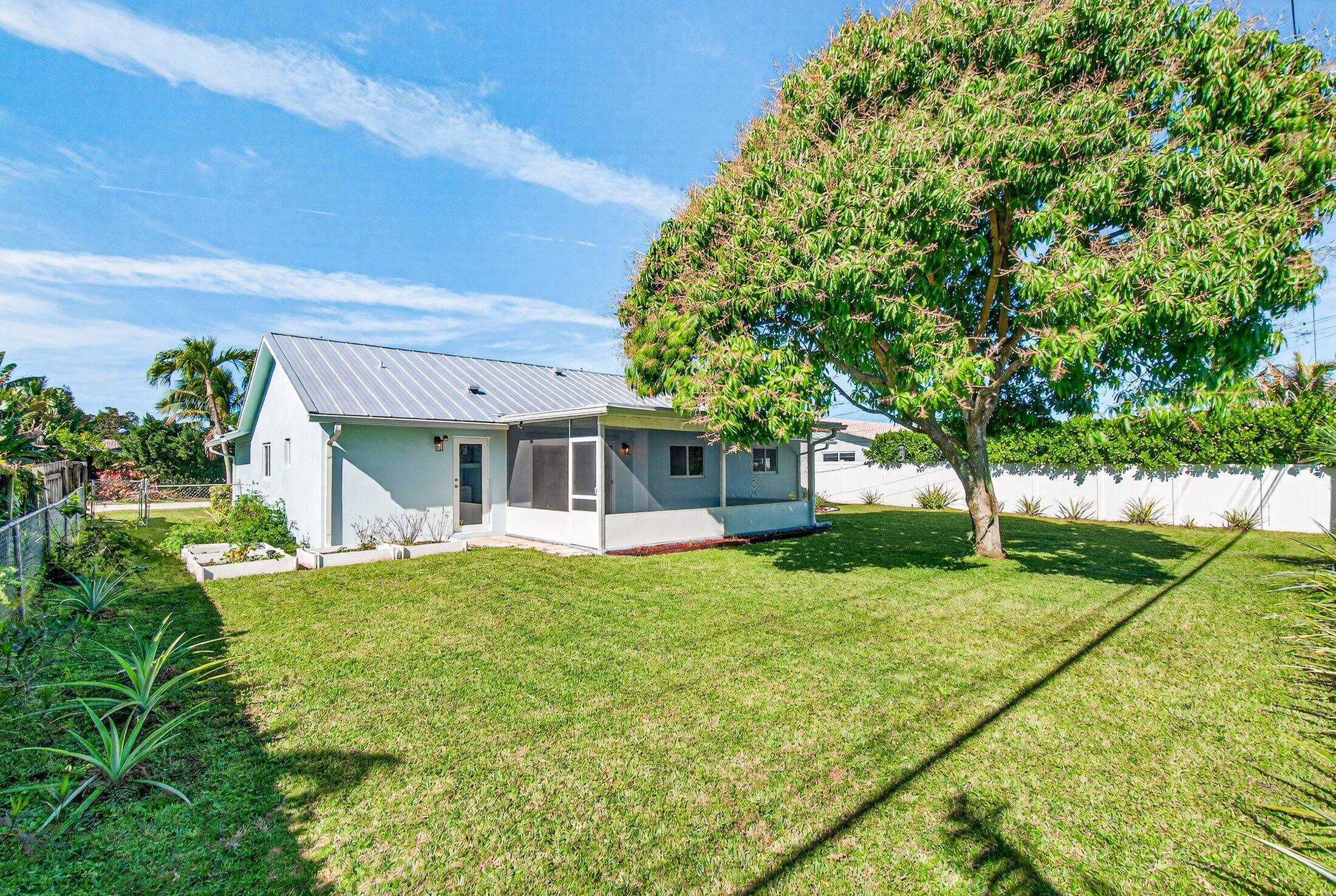 1200 Southwest 12th Terrace Boca Raton, FL 33486 - Photo 28 of 29 Large manicured back yard