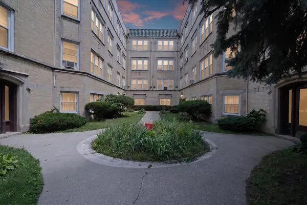$1,500 | 7019 South Merrill Avenue, Unit 106, Chicago, IL 60649