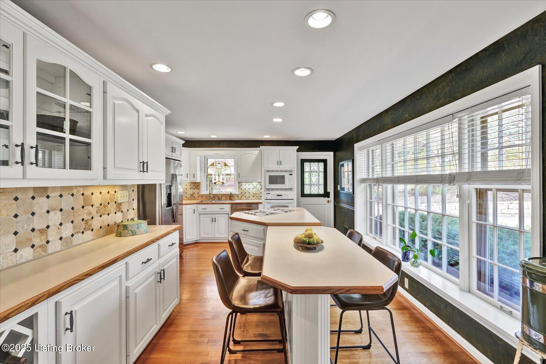 7812 Crown Top Road Louisville, KY 40241 - Photo 12 of 36 Sunny Kitchen
