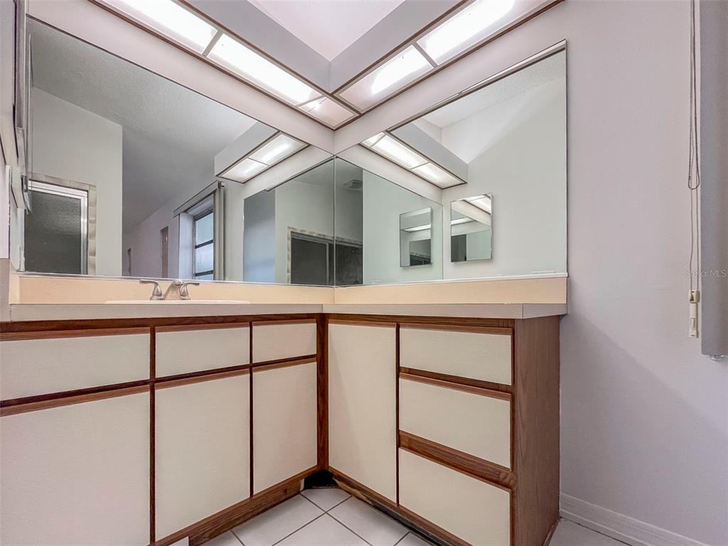 3957 Proctor Road Sarasota, FL 34233 - Photo 8 of 18