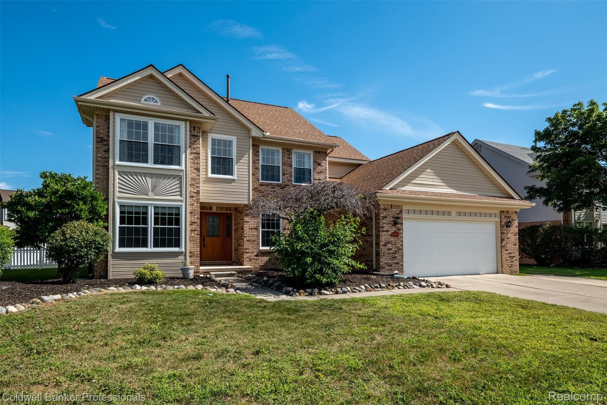 45686 Radnor Road Canton, MI 48187 - Photo 1 of 22 45686 Radnor Rd (1 of 47).jpg