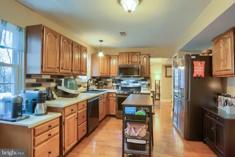 $335,000 | 850 Cardinal Drive, Harrisburg, PA 17111