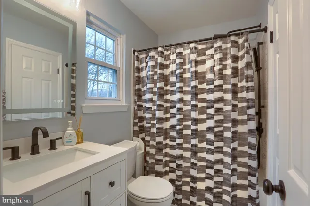 $335,000 | 850 Cardinal Drive, Harrisburg, PA 17111