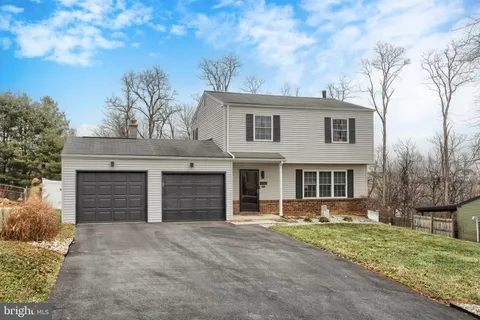 $335,000 | 850 Cardinal Drive, Harrisburg, PA 17111