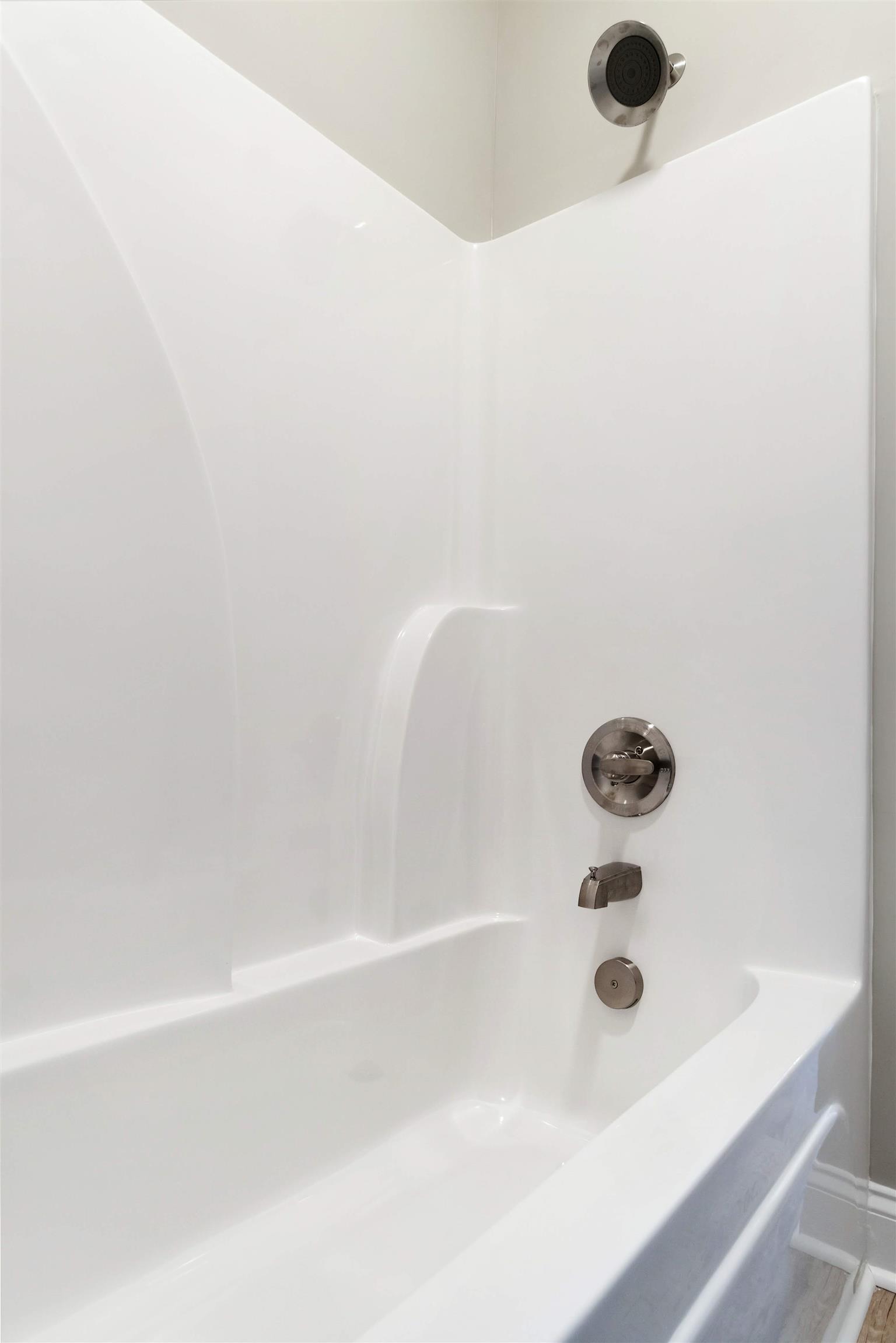 4760 Somerville Road Cross Plains, TN 37049 - Photo 26 of 30 a bathroom with a bathtub