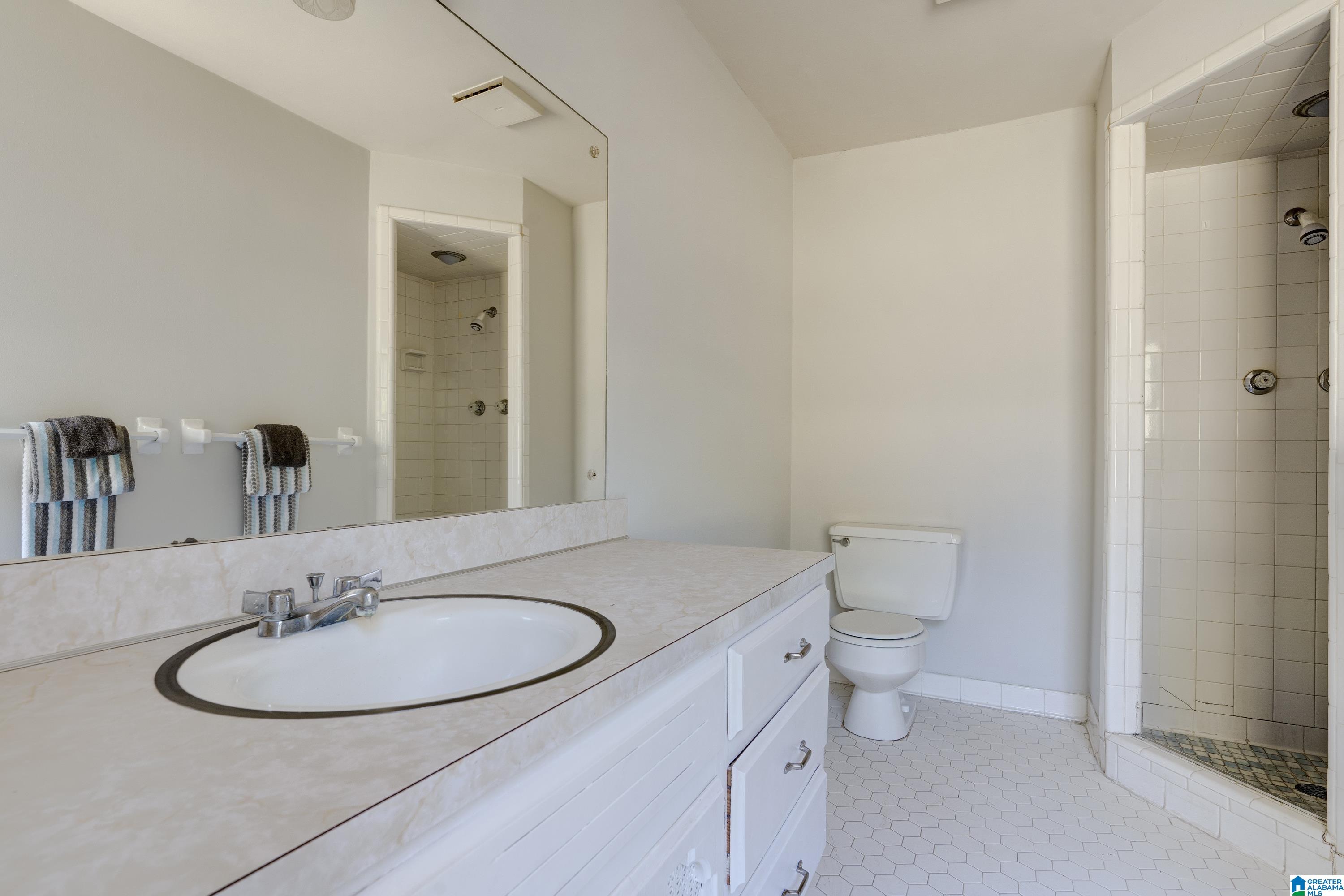 2327 Deerwood Road Birmingham, AL 35216 - Photo 18 of 32