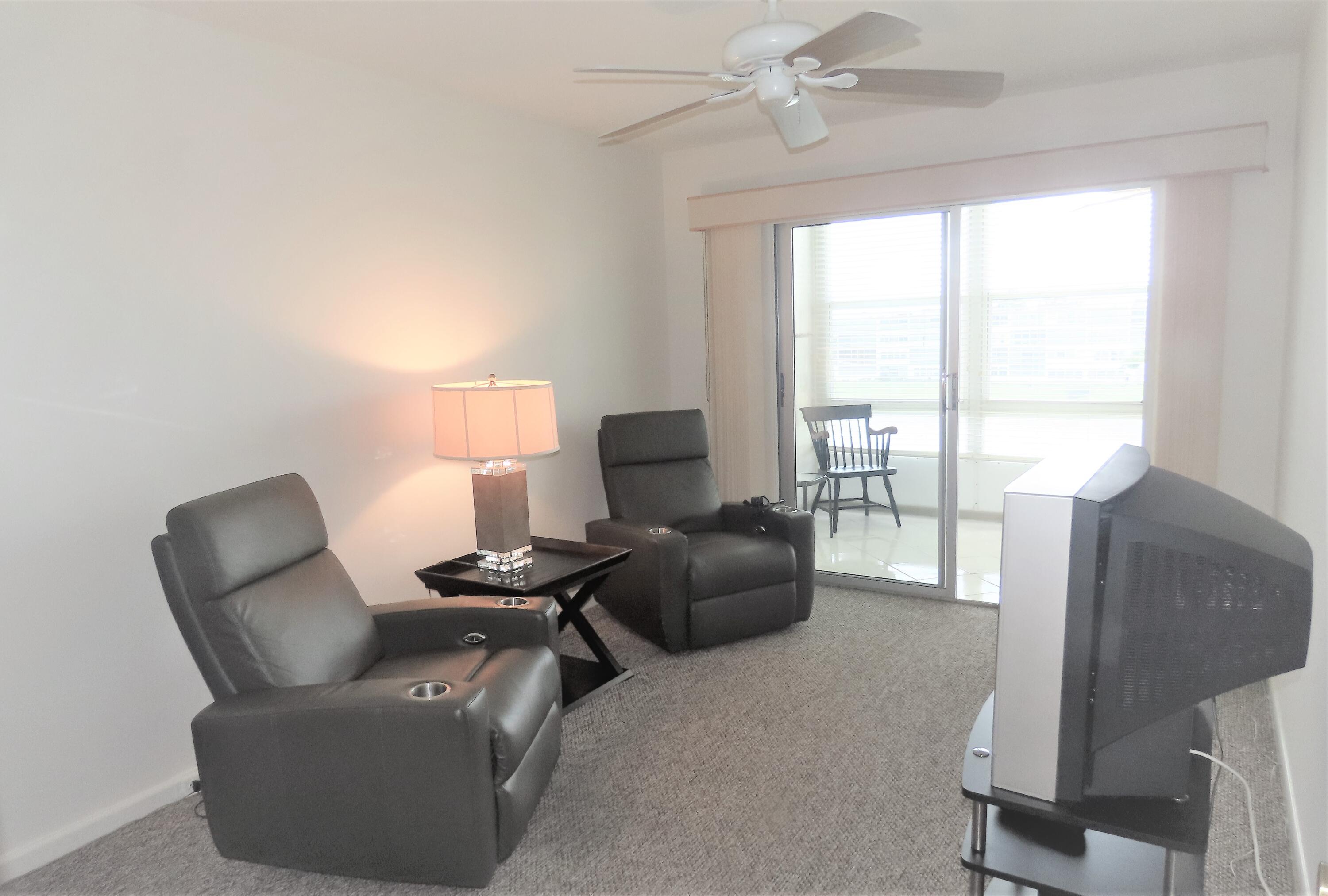 4047 Wolverton C, Unit C Boca Raton, FL 33434 - Photo 18 of 29 IMG_1197