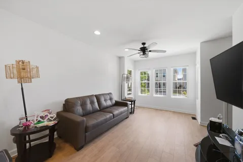 $435,000 | 4938 West Melrose Street, Chicago, IL 60641