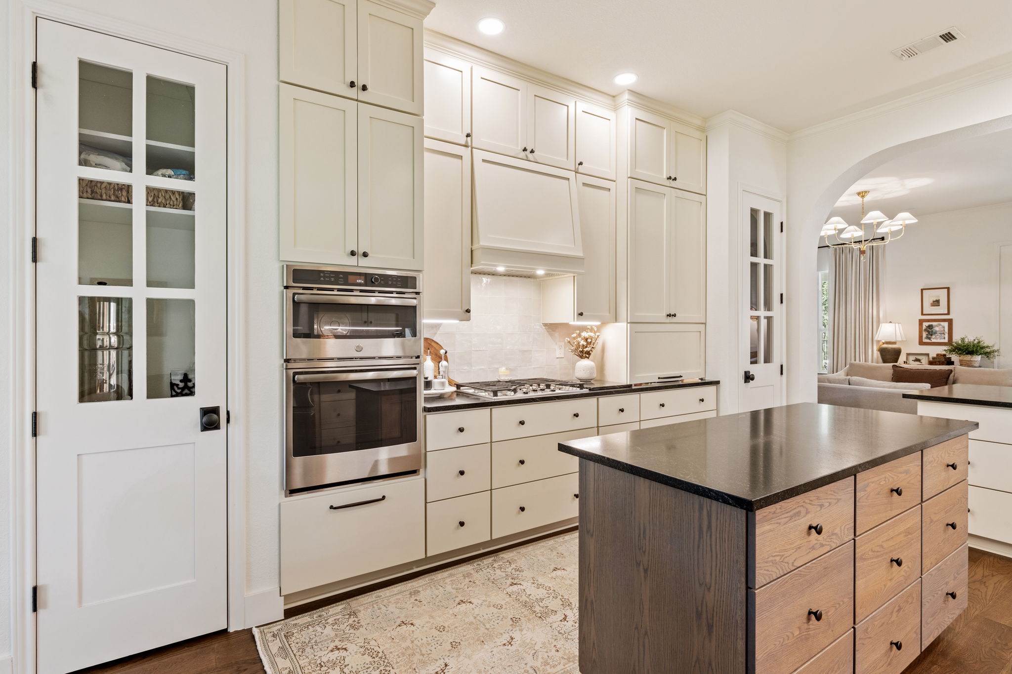 118 Cold Springs Drive Georgetown, TX 78633 - Photo 16 of 40 Streamlined kitchen design features a gas range, dual ovens, and a central island.