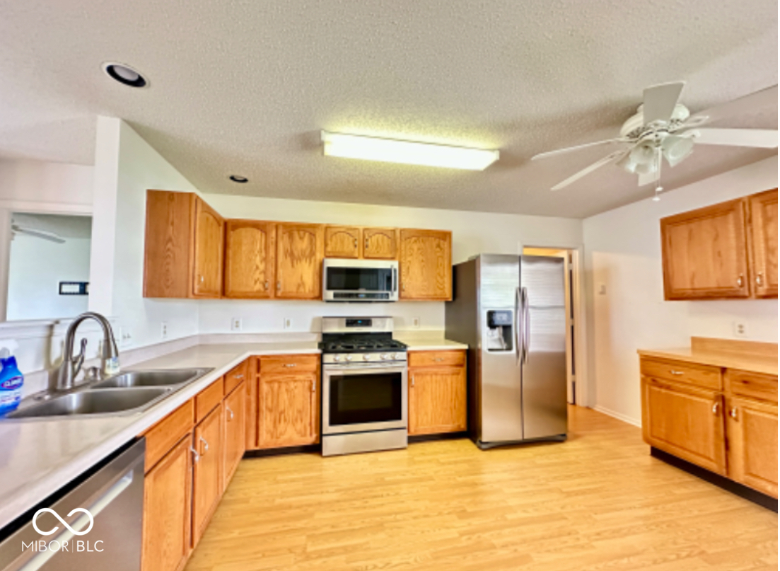 9393 West Quarter Moon Drive Pendleton, IN 46064 - Photo 4 of 6