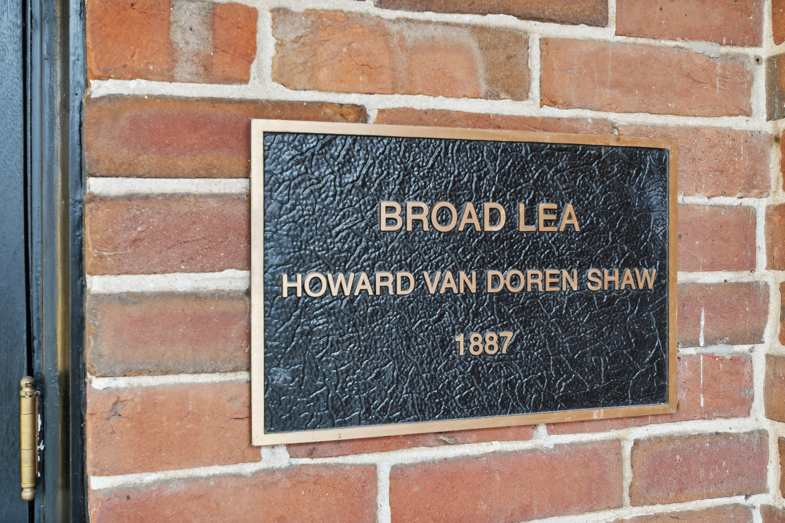 1296 North Green Bay Road Lake Forest, IL 60045 - Photo 60 of 69 a close up of a street sign