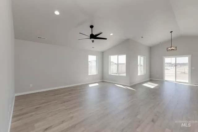 $479,990 | 1015 East Perjue Basin Drive, Nampa, ID 83686