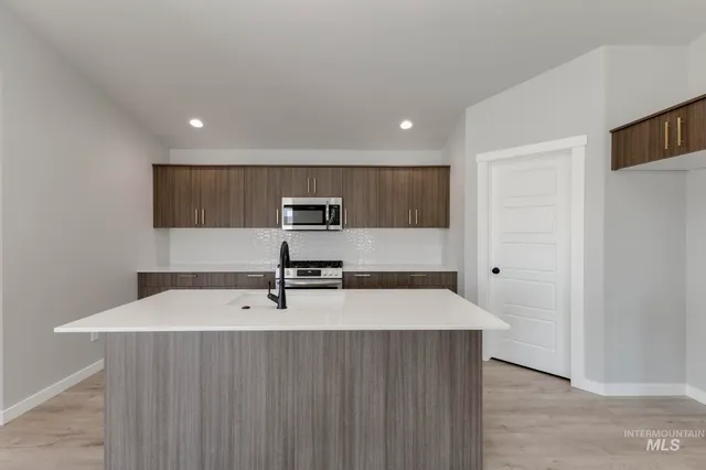 $479,990 | 1015 East Perjue Basin Drive, Nampa, ID 83686