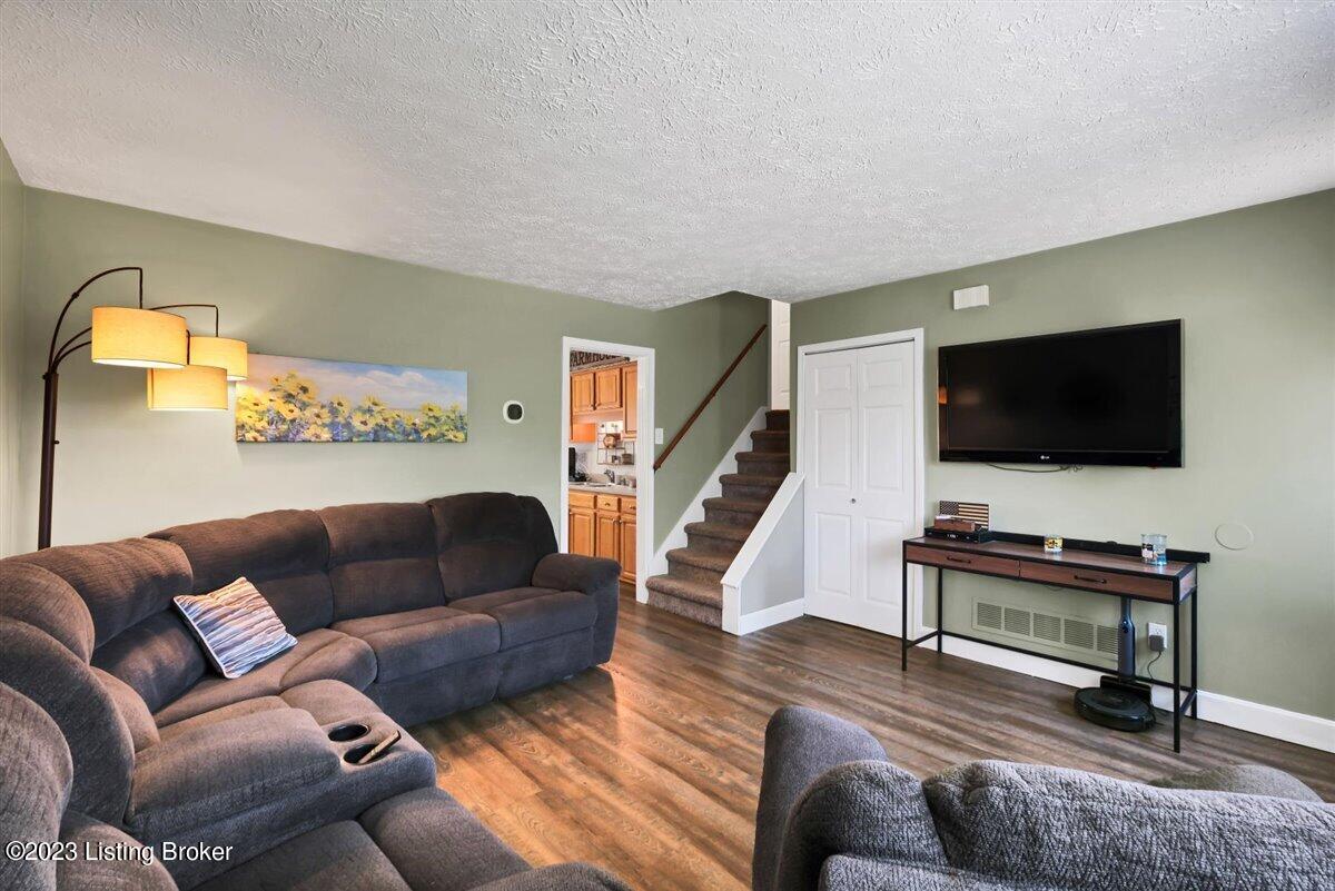 5003 Woodsend Road Louisville, KY 40229 - Photo 10 of 47 10-5003 Woodsend Rd-110