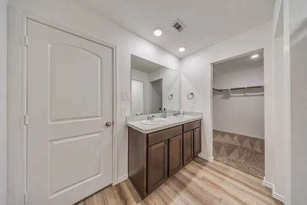$2,000 | 1134 Sultana Spgs Court, Houston, TX 77090