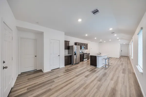 $2,000 | 1134 Sultana Spgs Court, Houston, TX 77090