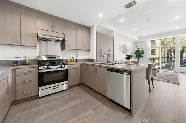 $715,000 | 168 South Monterey Street, Unit 313, Alhambra, CA 91801