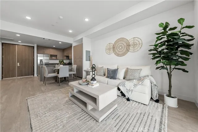 $715,000 | 168 South Monterey Street, Unit 313, Alhambra, CA 91801